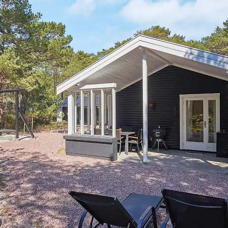 5 Person In Nex Spidsegård